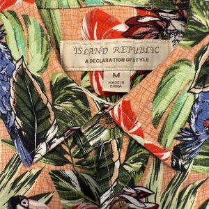 Island Republic Parrot and Leaf Print Shirt Men’s Medium‎
